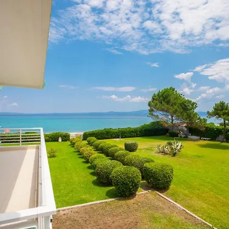 Irina Sea View דירה חניוטי